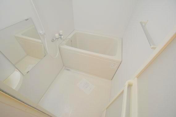 バス・シャワールーム　ゆったりと入るなら、お風呂とトイレとは別々が嬉しいですよね。
