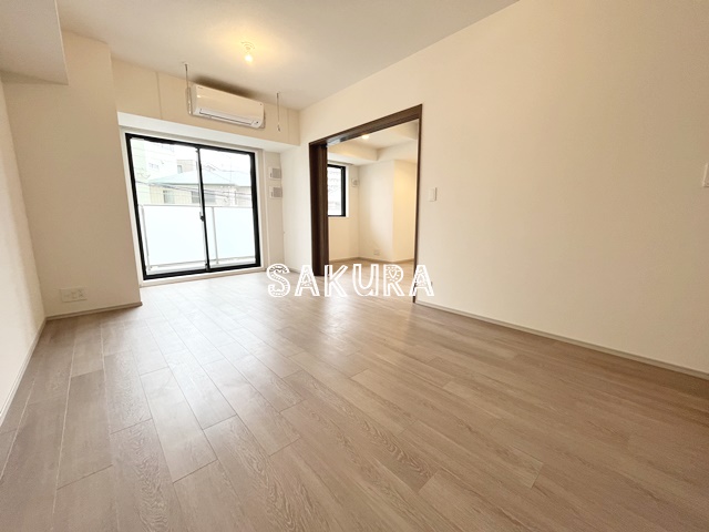 居室・リビング　使いやすい形の為、レイアウトを楽しめます♪