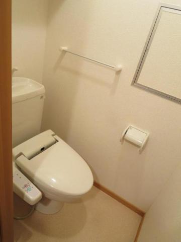 トイレ　※同タイプ部屋の写真です。