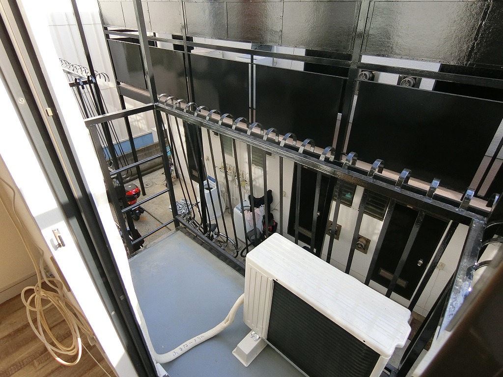 バルコニー　バルコニー　洗濯機置場