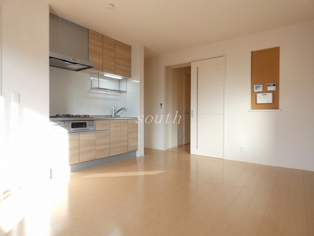 居室・リビング　洗練された清潔感漂う清楚な仕上がり