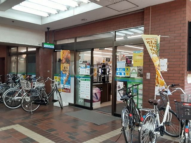 コンビニ　ファミリーマート 練馬石神井三丁目店（コンビニ）まで1748m