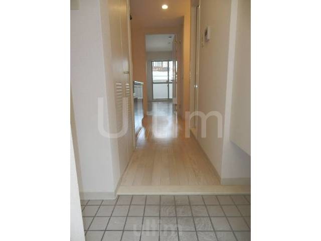 玄関　同間取りのお部屋の写真です。ご参考までに。