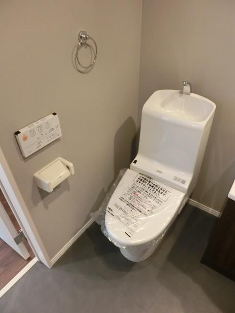 トイレ　ウォシュレット付きのトイレ