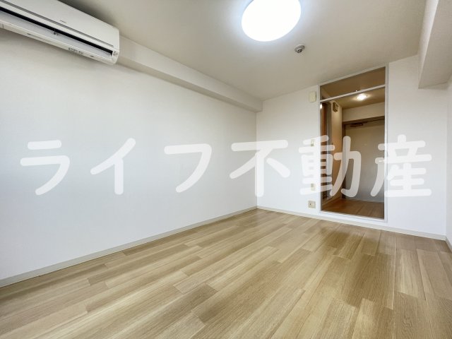 居室・リビング　こちらの居間で趣味の時間をお楽しみください