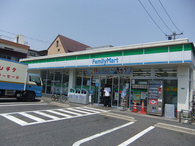 コンビニ　ファミリーマート広島皆実町店（コンビニ）まで420m