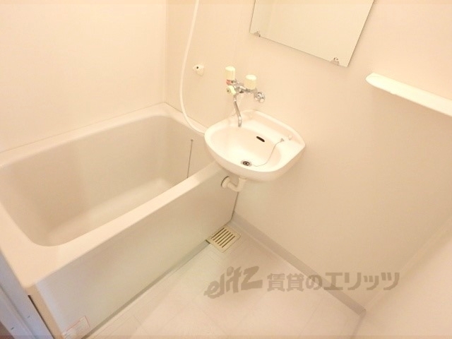 バス・シャワールーム　バス