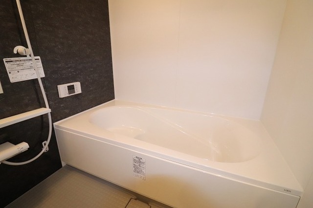 バス・シャワールーム　浴室　追い焚き給湯付