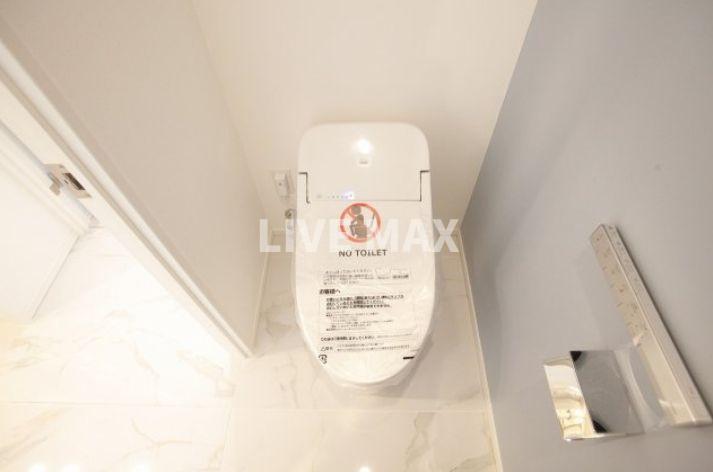 トイレ　反転タイプです