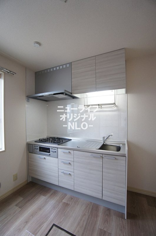 キッチン　お料理の幅が広がるグリル付き3口コンロキッチン☆