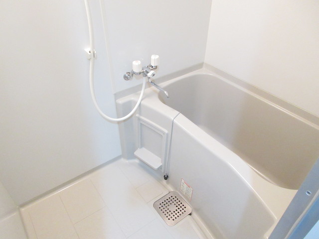 バス・シャワールーム　清潔にリフレッシュされたバスルームです