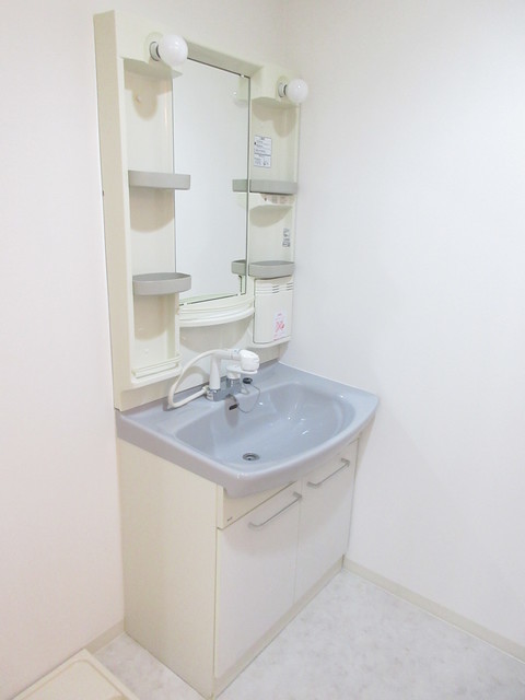 洗面設備　独立洗面化粧台完備です