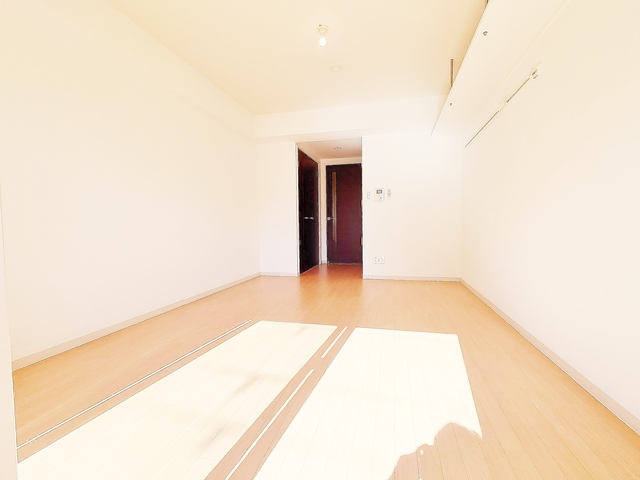 居室・リビング　フローリング仕様・天袋収納棚付