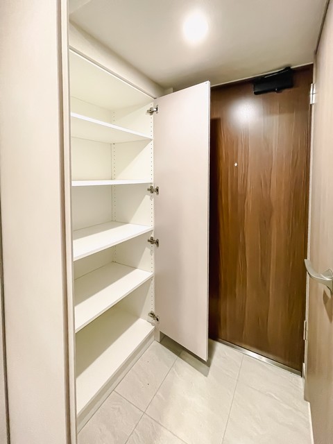 玄関　※写真は同タイプ住戸です。