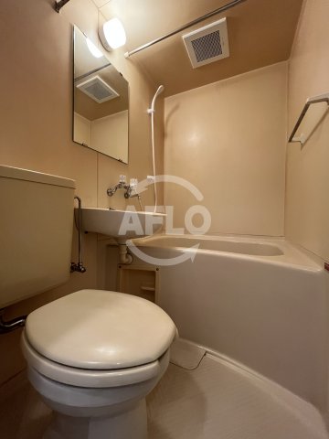 トイレ　ティーホームズ新大阪　トイレ