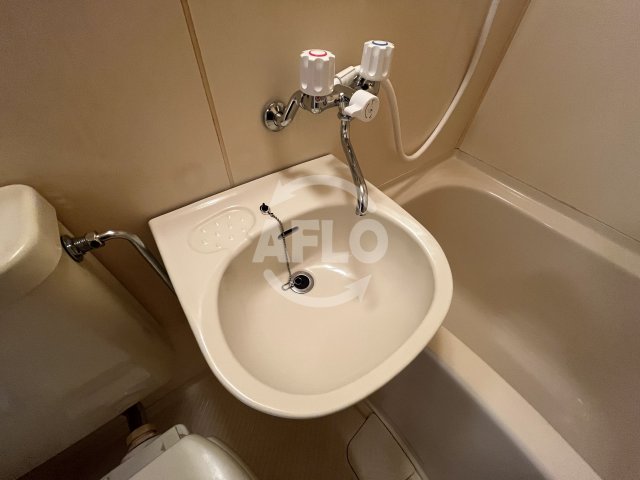 洗面設備　ティーホームズ新大阪　洗面台