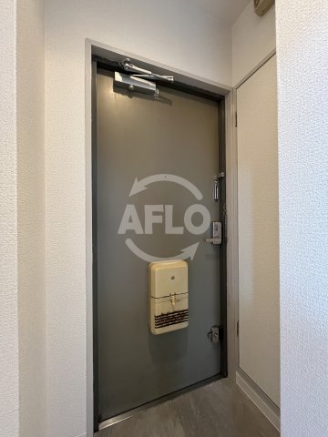 玄関　ティーホームズ新大阪　玄関