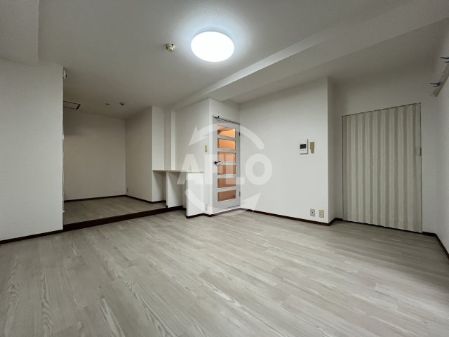 居室・リビング　ティーホームズ新大阪　リビング