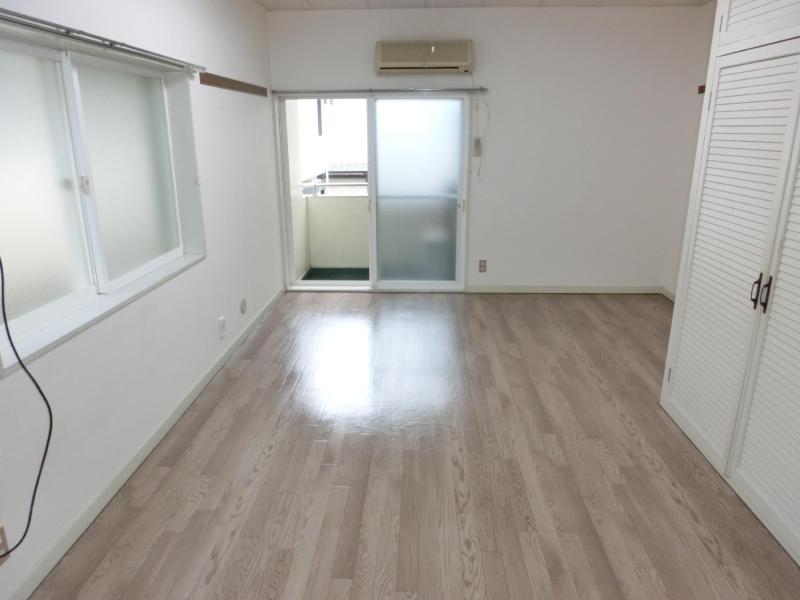 居室・リビング　洋室8帖