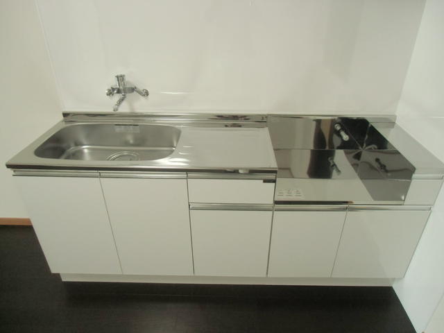 キッチン　コンパクトなキッチンで掃除もラクラク