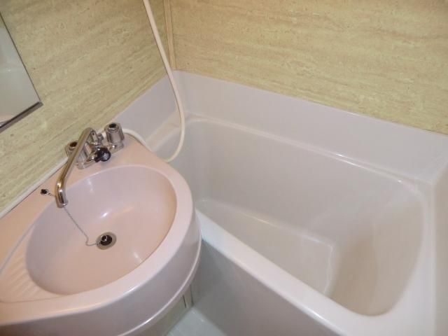 バス・シャワールーム　３点ユニットバス