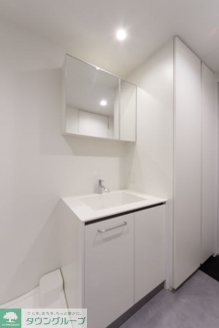 洗面設備　※写真は同タイプ住戸です。