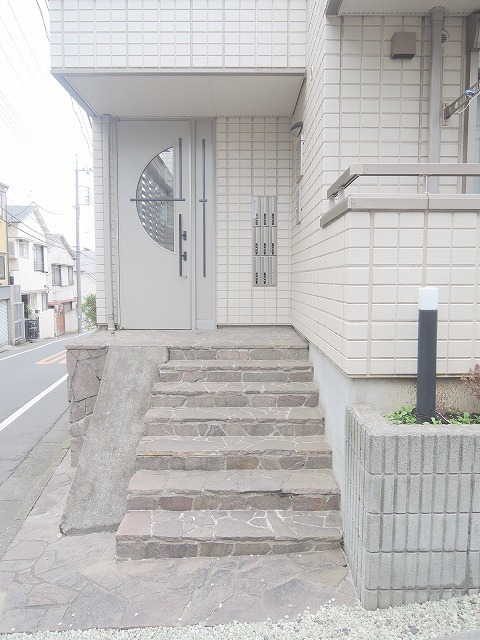 エントランス　★オートロック付きエントランス★