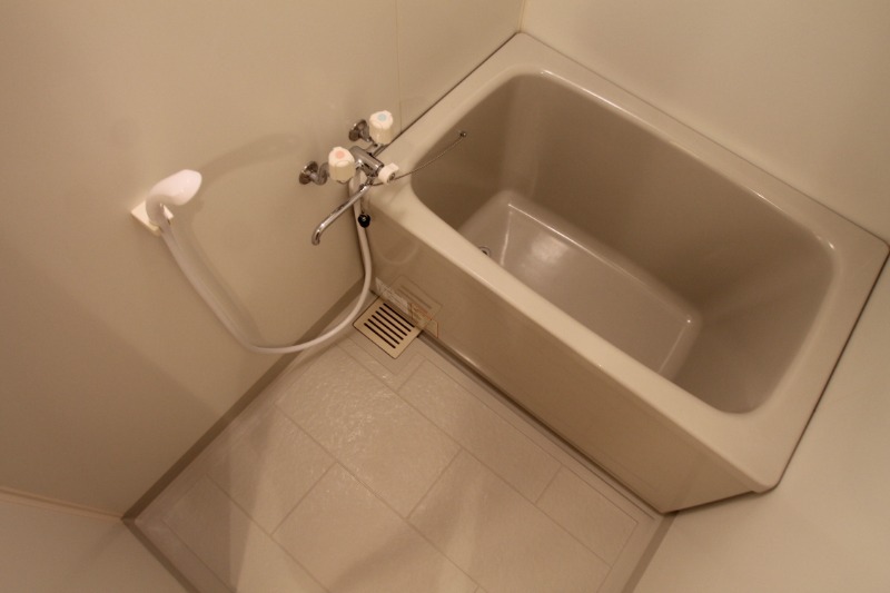 バス・シャワールーム　バス！