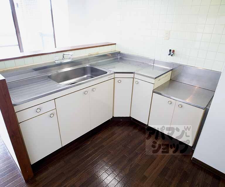 キッチン　広めのカウンターキッチンです・