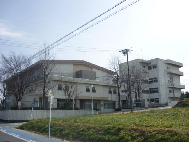 小学校　市立二川南小学校（小学校）まで270m