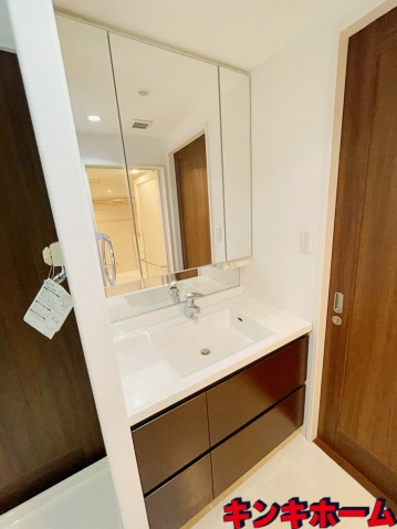 洗面設備　写真は別のお部屋です。※現況を優先します