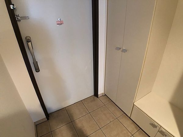 玄関　明るい玄関です