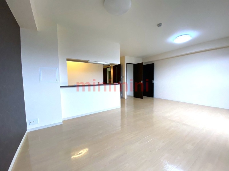 居室・リビング　同型モデル反転タイプ