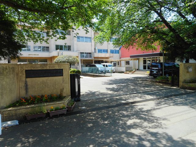 小学校　本郷小（小学校）まで0m