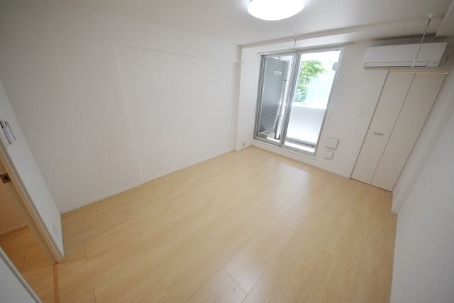 居室・リビング　タウンハウジングまで