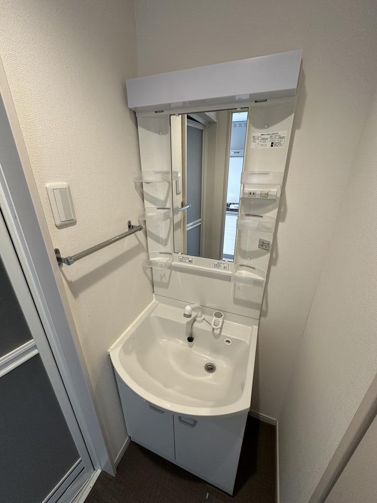 トイレ　※写真は105号室のものです