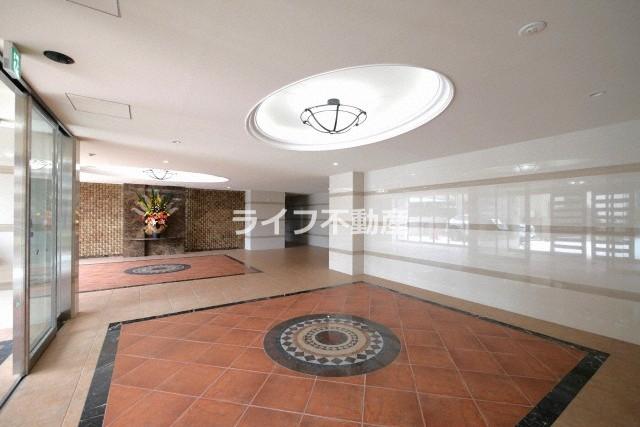 ロビー　落ち着いたロビーです