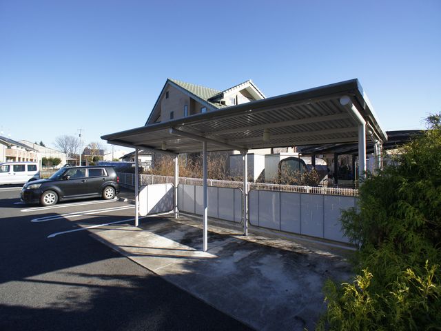 その他共有部分　屋根付きの駐輪場があります♪