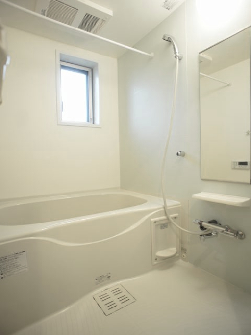 バス・シャワールーム　ゆったり過ごせるお風呂です♪
