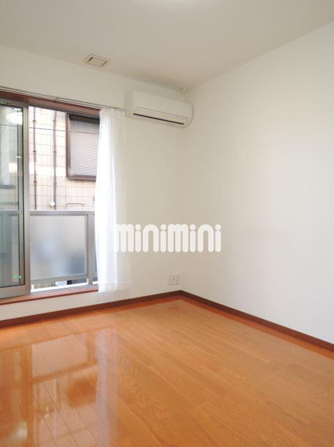 居室・リビング　約６帖の洋室です。