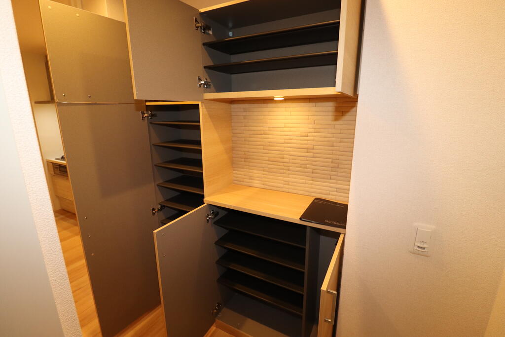 収納　シューズボックス：画像は同社類似物件の写真