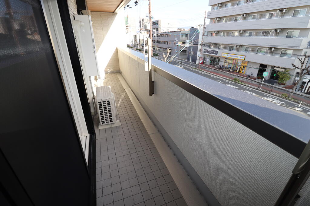 バルコニー　バルコニー：画像は同社類似物件の写真