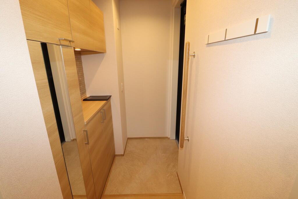 玄関　玄関：画像は同社類似物件の写真