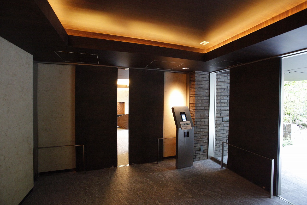 エントランス　エントランス