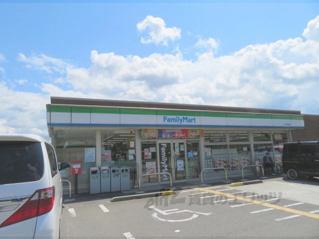 コンビニ　ファミリーマート氷上町上楽店（コンビニ）まで450m
