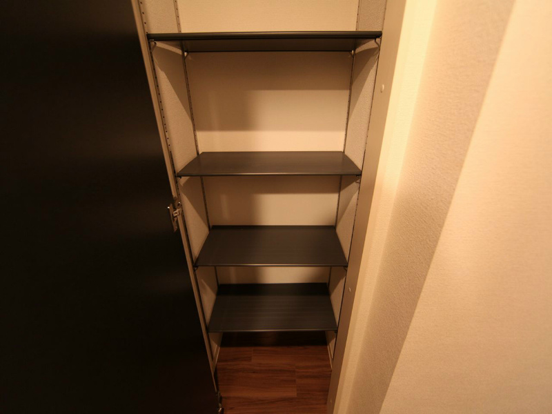 玄関　玄関　下駄箱充実してます