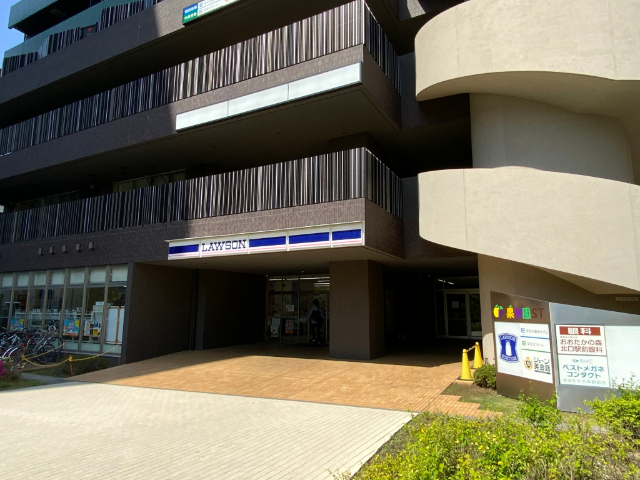 コンビニ　ローソン流山おおたかの森駅前店（コンビニ）まで137m