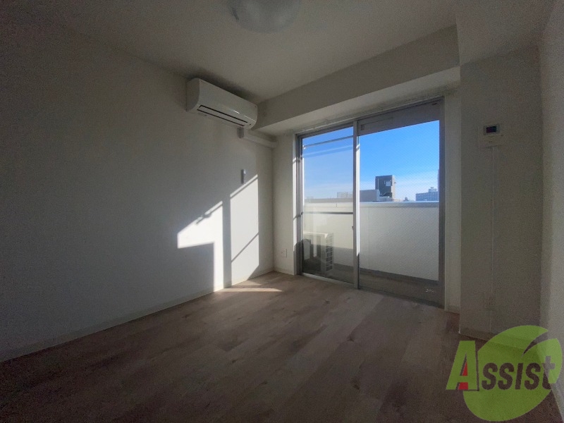 その他部屋・スペース　リビングを別角度から撮影したものになります。