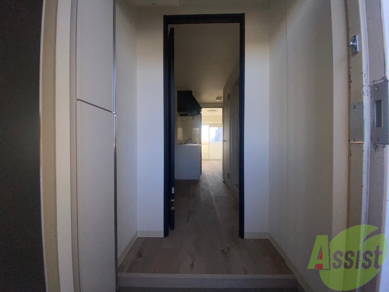 玄関　玄関から撮影しました。お部屋の明るさが伝わりますか。