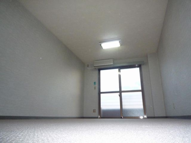 居室・リビング　広めの居室